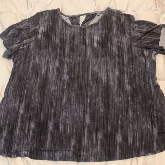 LOSA RINA collection, XL, crossover back, both shirts , good condition - Picture 3 of 14